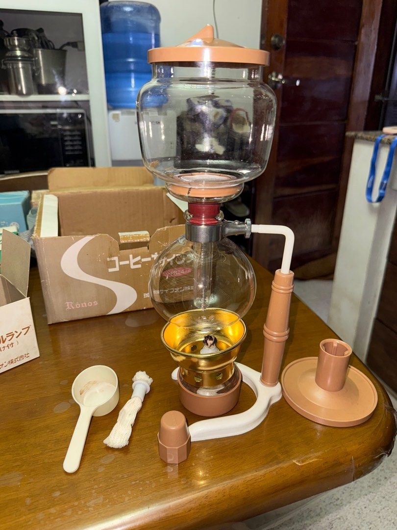 Konos Coffee Syphon coffee maker (Category: Coffee Machines & Makers) located in Pilar. Submitted by faveanyshop (Listing ID 1365942030, Image 1). Description: Konos Coffee Syphon Company was established in 1925. Akira Kono, the company’s founder, invented the first coffee syphon. In 1973, the cone-shaped dripper was designed, and later adapted for home use as the “Drip Meijin”. The KONO Meimon Dripper is known for its quality and ability to prod
