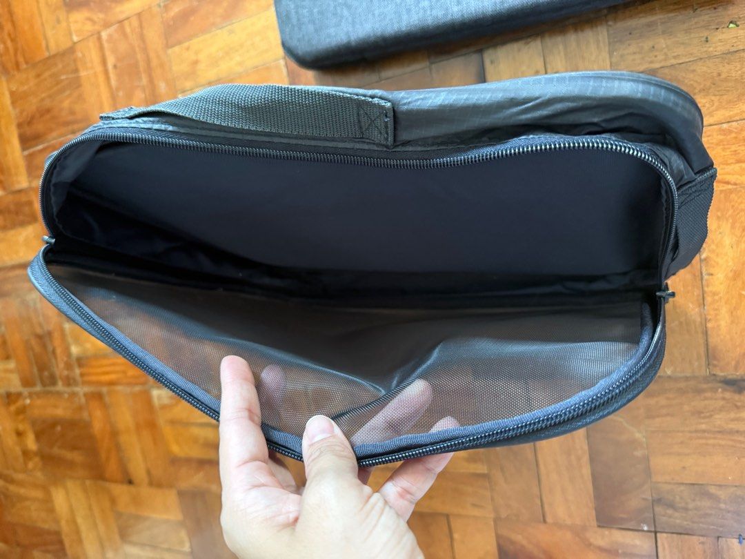 Laptop / ipad bags (Category: Laptop Bags & Sleeves) located in Makati City. Submitted by sicasanchez (Listing ID 1366012817, Image 3). Description: Selling 2 bags - can fit 12 inch laptop and any ipad. The one with mesh is from muji and the other one is from elements. Muji - has no padding, forgot hm i bought it for Elements - has padding, bought it for 1k Slightly used, trying to look for the perfect bag that can fit both my lalptop and ipad. .