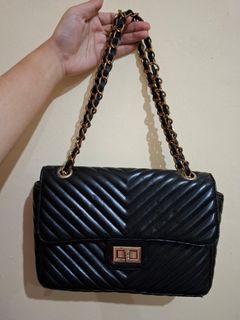 (Kategori: ) berada di . Dikirim oleh rdclothes (ID iklan 1365878438, Gambar 1). Deskripsi: .