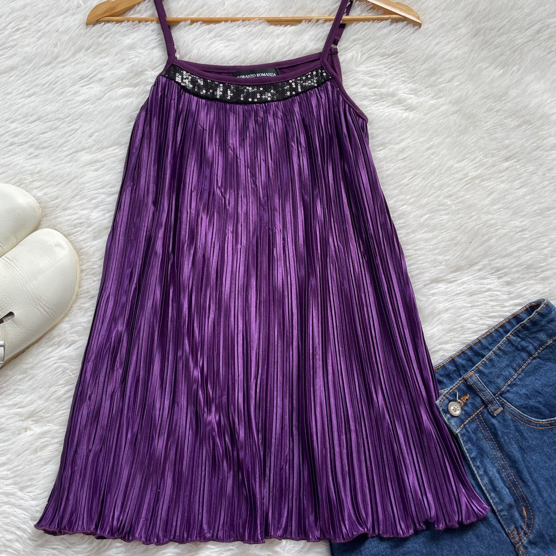 Loranzo Romanza beaded pleated top, Women's Fashion, Tops, Sleeveless ...