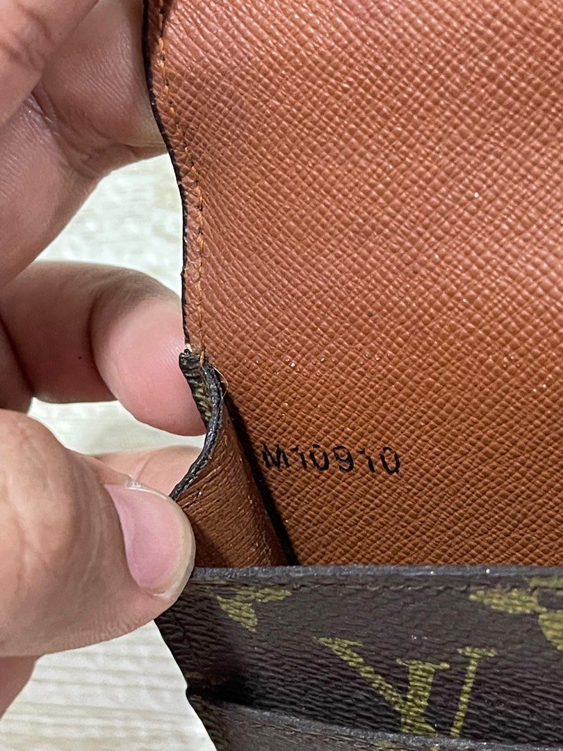 louis vuitton (Category: Luxury Bags & Wallets) located in Calamba. Submitted by thriftingoverload (Listing ID 1365861352, Image 3). Description: plus shipping fee.
