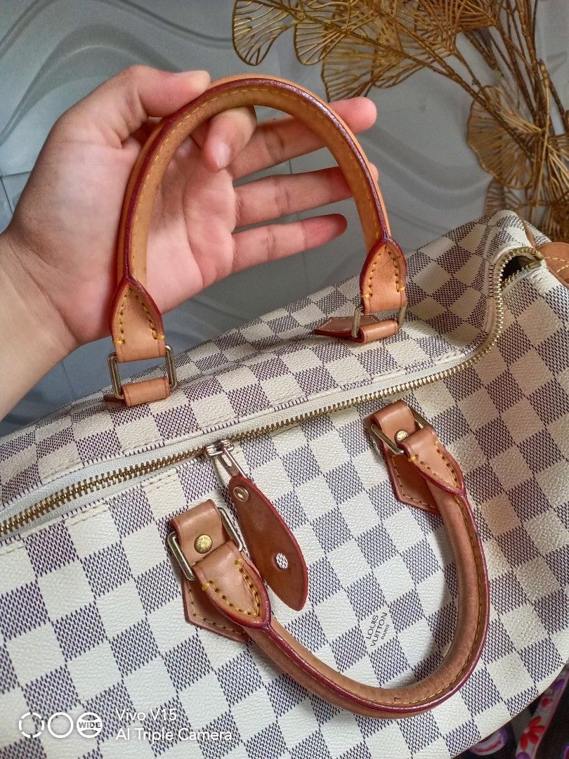 Lv azur speedy 35 (Category: Luxury Bags & Wallets) located in Tagum. Submitted by luxbagelyas (Listing ID 1365896150, Image 3). Description: may kunting rubs good condition pa nmn super tibay maganda pa.