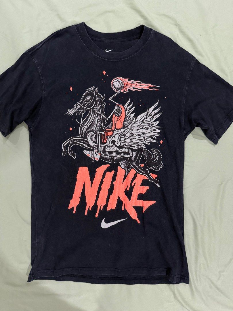 Nike Max90 TShirt (Category: Tshirts & Polo Shirts ) located in Valenzuela. Submitted by decluttrr (Listing ID 1365946286, Image 1). Description: Inspired by vintage hoops clothing, this tee has soft midweight cotton with a loose fit to give a structured feel on the courts and beyond. .