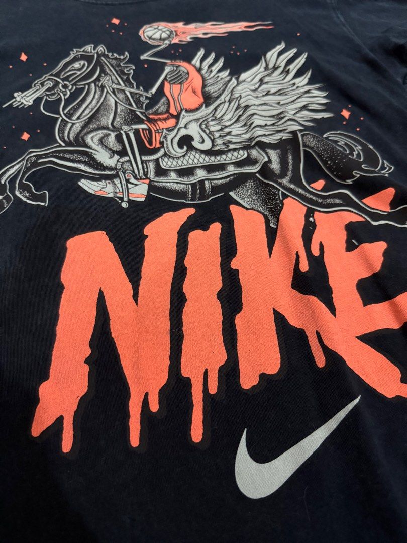 Nike Max90 TShirt (Category: Tshirts & Polo Shirts ) located in Valenzuela. Submitted by decluttrr (Listing ID 1365946286, Image 2). Description: Inspired by vintage hoops clothing, this tee has soft midweight cotton with a loose fit to give a structured feel on the courts and beyond. .