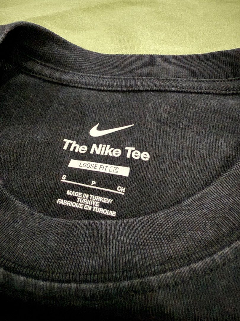 Nike Max90 TShirt (Category: Tshirts & Polo Shirts ) located in Valenzuela. Submitted by decluttrr (Listing ID 1365946286, Image 3). Description: Inspired by vintage hoops clothing, this tee has soft midweight cotton with a loose fit to give a structured feel on the courts and beyond. .