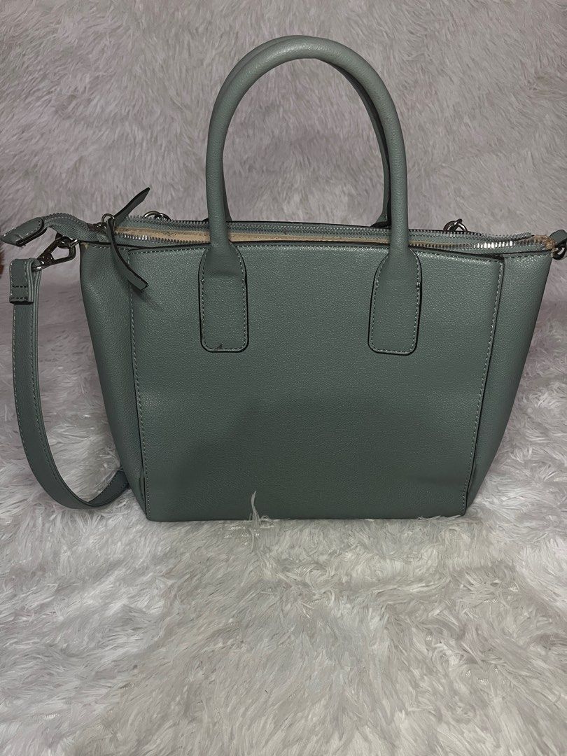 Nine West Suki Crossbody - blue (Category: Cross-body Bags) located in Naga. Submitted by soonhaoo (Listing ID 1365942267, Image 2). Description: Check pictures for flaws.