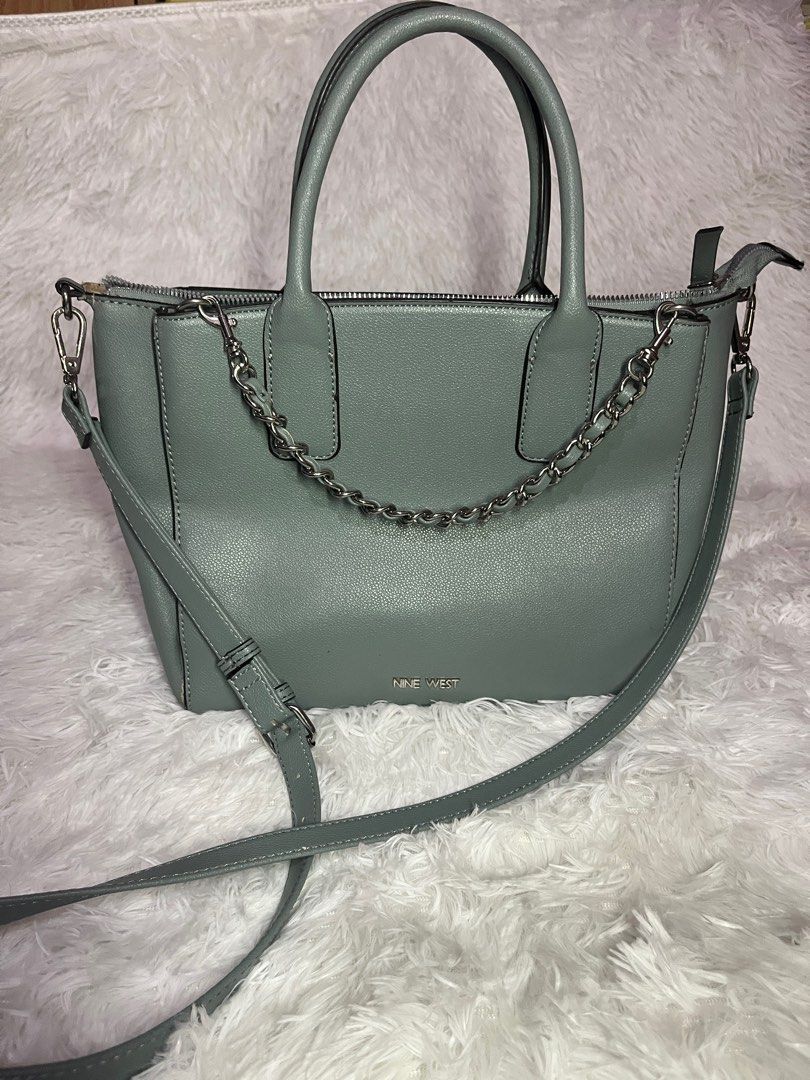 Nine West Suki Crossbody - blue (Category: Cross-body Bags) located in Naga. Submitted by soonhaoo (Listing ID 1365942267, Image 1). Description: Check pictures for flaws.