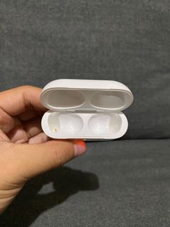 Orig Airpods Pro 2 TYPE C MAGSAFE CHARGING CASE ONLY