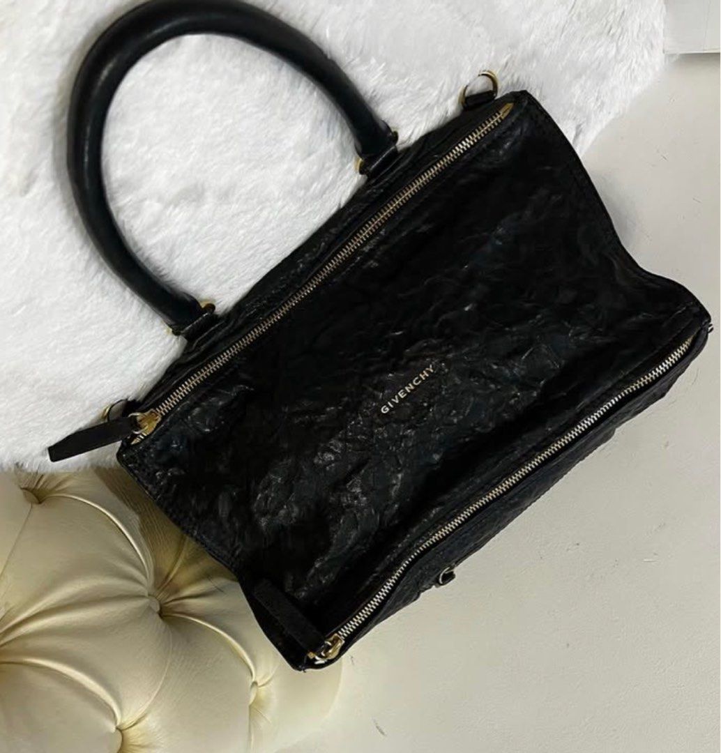 Pandora sheepskin medium (Category: Luxury Bags & Wallets) located in Santa Ana. Submitted by astonandariana (Listing ID 1365957953, Image 1). Description: Orig Long strap missing… but comes with a provided longstrap .
