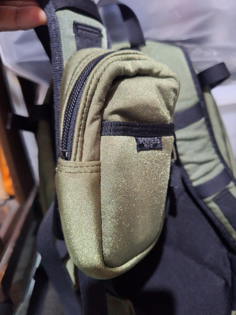 Porter japan bicycle style bag (Category: Backpacks) located in Paranaque City. Submitted by boiwiz01 (Listing ID 1365956273, Image 3). Description: bicycle bag by porter japan pwede bladder upto 3L complete with accessory pouch can do meet ups moa, pitx or ayala malls manila bay pwede rin shipping buyer will shoulder the shipping fee.