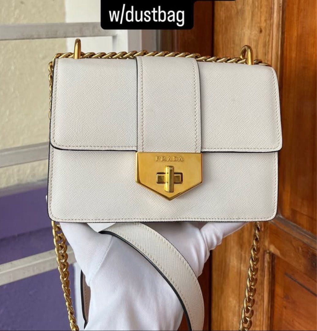 Prada chain sling (Category: Luxury Bags & Wallets) located in Santa Ana. Submitted by astonandariana (Listing ID 1365959979, Image 1). Description: .