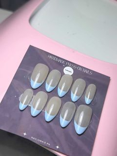 Press on nails