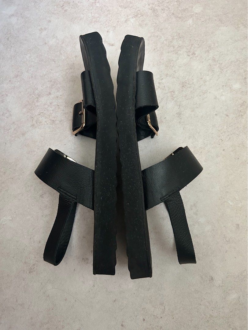 Renegade Folk Elation Slides (Category: Flats & Sandals) located in Quezon City. Submitted by joanneaika (Listing ID 1365920945, Image 2). Description: Size 7 Used but still in good condition. What you see in the photos is how it looks like. RFS: I don’t use it as much. Bought for 3600+ Pickup in Brgy Sauyo QC Shipping via J&T.