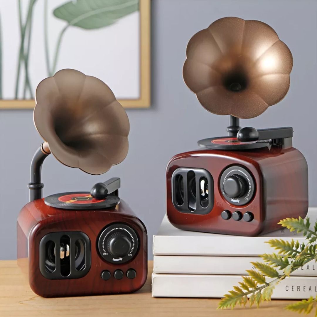 Retro Phonograph Music Box – Vintage Gramophone-Style Gift with Classical Melody for Home Décor & Collectors (Category: Portable Music Players) located in Singapore. Submitted by ervien.com (Listing ID 1365868562, Image 2). Description: Capture Timeless Memories with Our Retro Music Box Bring a touch of nostalgia and elegance to your home with our Retro Phonograph Music Box. This beautifully crafted ornament not only plays the enchanting melody o