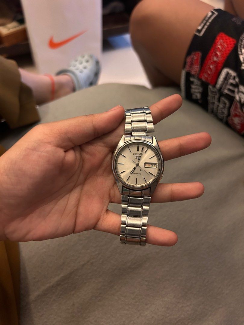 Seiko 5 (Category: Men's Watches) located in Pasig City. Submitted by docxx (Listing ID 1365940416, Image 1). Description: -Automatic -Signs of usage can be seen (unnoticeable) -Working with minimal issue issue: sometimes tumitigil even nakasuot (maybe may loose na part) pm for more inquires or photos .