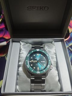 Seiko 5 Sports SRPD61 (Emerald Green)

BRANDNEW & COMPLETE