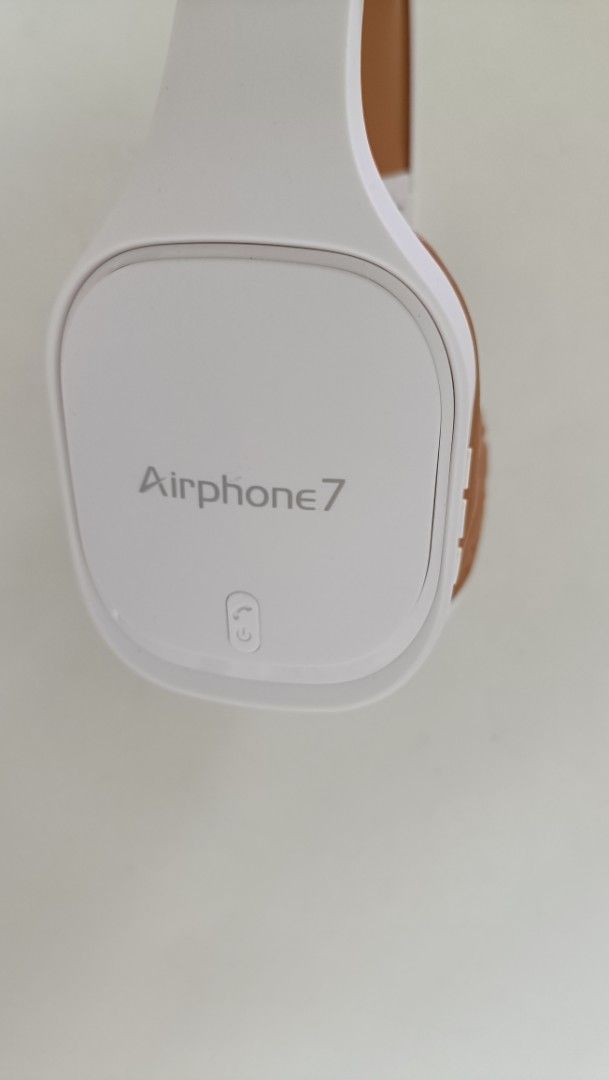 SonicGear Airphone 7 Bluetooth Headphone (Category: Headphones & Headsets) located in Singapore. Submitted by shopaholic88888 (Listing ID 1365904637, Image 2). Description: Opened for display in cabinet.