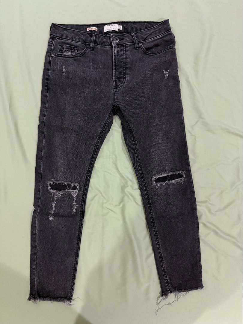 Topman Cropped Stretch Skinny Jeans (Category: Jeans) located in Valenzuela. Submitted by decluttrr (Listing ID 1365945029, Image 1). Description: Topman Cropped Stretch Skinny Size 30 Used but in good condition Php 499.