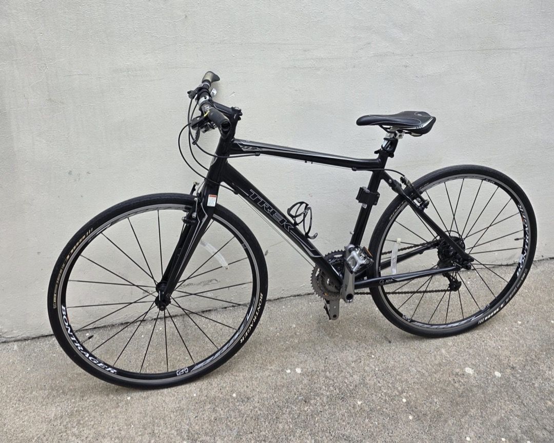 TREK FX Road Bike Shimano 105 Groupset 30 Speed LIKE NEW