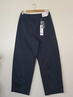 Uniqlo wide fit curved pants medium