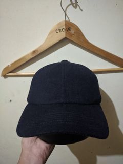 Uniqlo wool blend cap. Navy blue