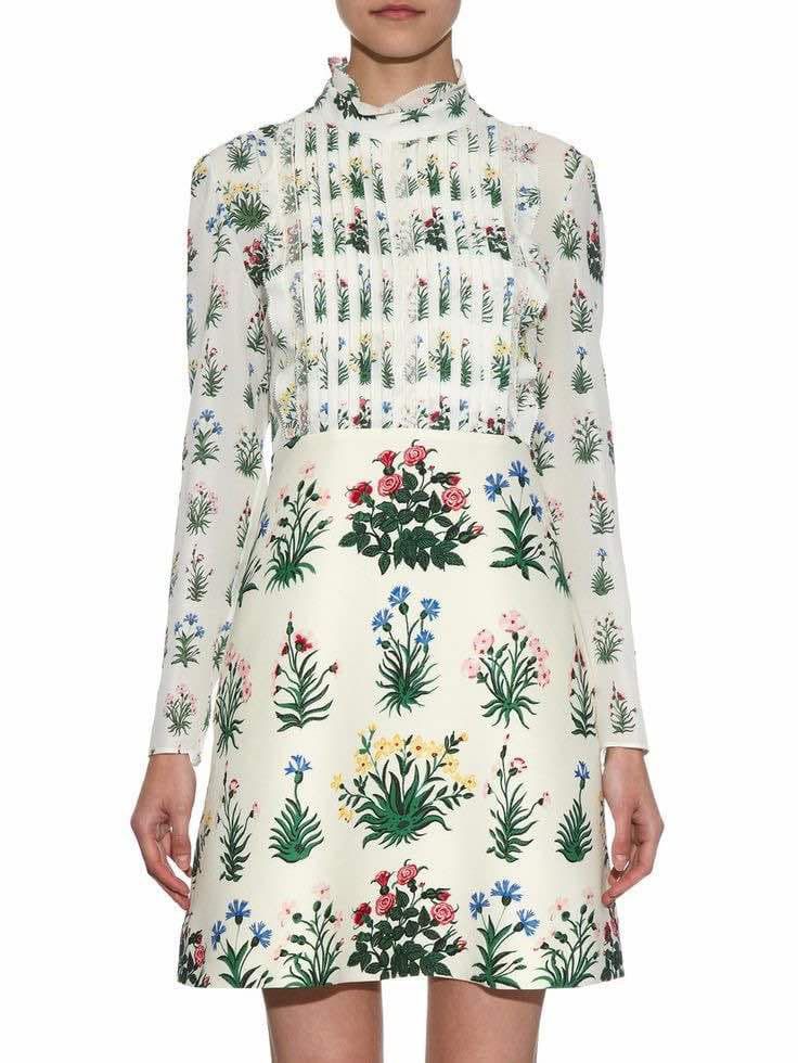 Valentino Dress (Category: Dresses) located in Manila. Submitted by abbycee (Listing ID 1365900692, Image 1). Description: Auth Valentino Dress. Size L but best fits M. RFS: decluttering #luvearth.