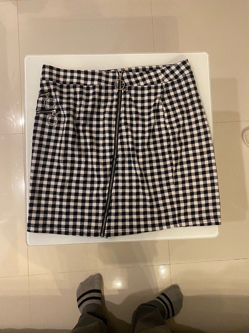 Zip Up style skirt (Category: Skirts) located in Las Pinas. Submitted by DailyssentialsbyD (Listing ID 1365840259, Image 3). Description: .