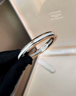 （分類：）位於 。 由 bolo.bvlgari 提交（商品編號 1352840871，圖片 1）。簡介： 。