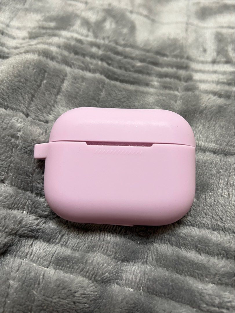 Airpods Pro 2 Silicone Case (Category: Earphones) located in Quezon City. Submitted by shenellbb (Listing ID 1366173496, Image 1). Description: Bought it from digital walker. :) .