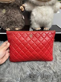 Authentic chanelcosmeticpouch medium ghw