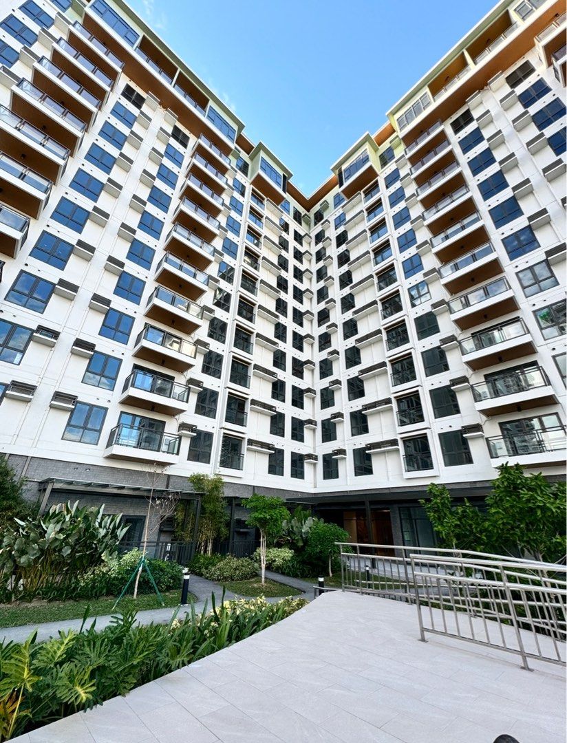 Ayala Cerca Viento Alabang (Category: Apartments & Condos) located in Muntinlupa City. Submitted by daimler (Listing ID 1366052646, Image 1). Description: Ayala Alveo Cerca Viento Alabang Tower 1 Studio 25 square fully furnished New condominium With 1 parking space Refrigerator Lg inverter Lg Inverter Aircon 2Hp Lg 55 inch Smart Tv Sofa Bed Kohler bathroom fixtures With Heater La germania Induction cooker La germania hood range With plenty of sto