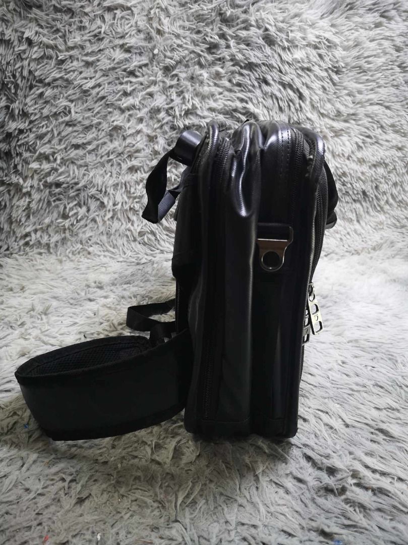 Black Zipper Closure Laptop Bag (Category: Laptop Bags & Sleeves) located in Santa Cruz. Submitted by jmy_surplus.2 (Listing ID 1366159884, Image 3). Description: Size ; L - 14 W - 16.5 Color ; Black Type ; Laptop bag Brand ; No brand Material ; leather Style ; Black leather Laptop bag MK 3 JMY 1.