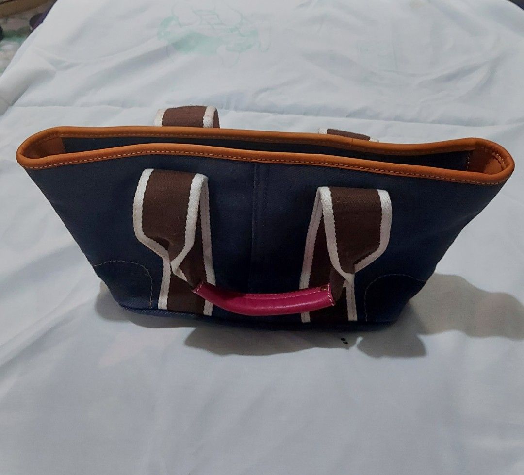 Coach Denim Mini Tote Bag (Category: Luxury Bags & Wallets) located in Makati City. Submitted by madds1204 (Listing ID 1366145762, Image 2). Description: For Sale Coach Denim Mini Tote Bag From US di nagamit po See photos.