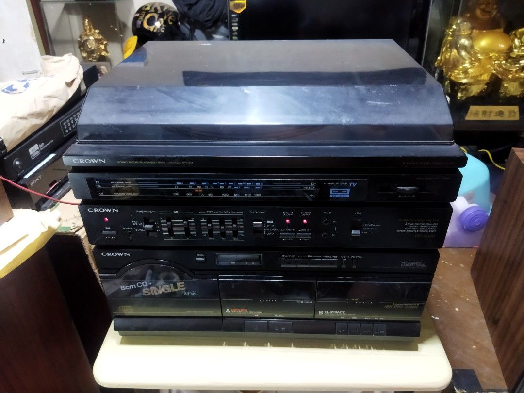 Crown 4in1 component system (Category: Soundbars, Speakers & Amplifiers) located in Pasay City. Submitted by marineljapansurplus (Listing ID 1366056948, Image 2). Description: Crown 4in1 Head Unit only Vintage Stereo Component System CD-2000 Made in Japan Tuner/CD/Cassette/Phono 3 band equalizer 2 mic input Tuner 📻: 👍Complete all local FM/AM station/ with VHF station CD 💿: 👍 working Cassette 📼: 👍Working Phono : With needle. Not spinning (ma