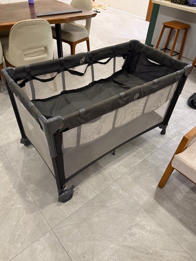 Cuddlebug Scout co-sleeper (Category: Cots & Cribs) located in Paranaque City. Submitted by rymss (Listing ID 1366089016, Image 2). Description: .