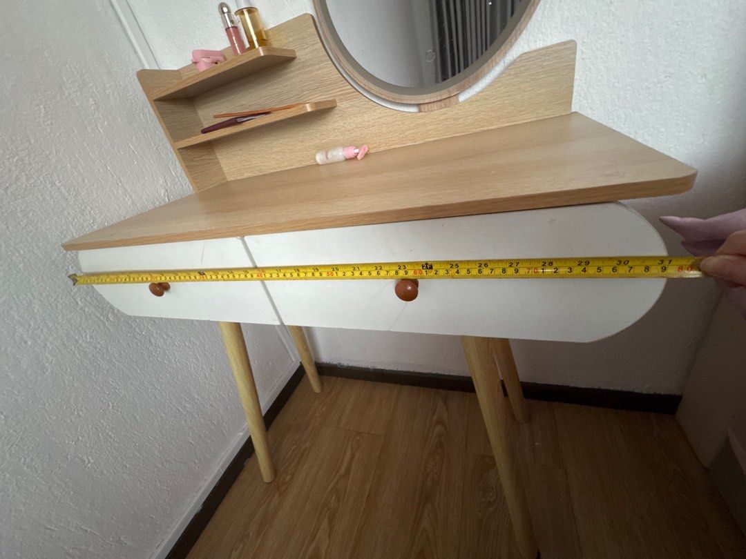 Dressing table (Category: Shelves, Cabinets & Racks) located in Kota Kinabalu. Submitted by preloved.new97 (Listing ID 1366085983, Image 2). Description: Selling it off cause I need a bigger table 😅 See photos for size reference. Pick up only please Original price RM 400.