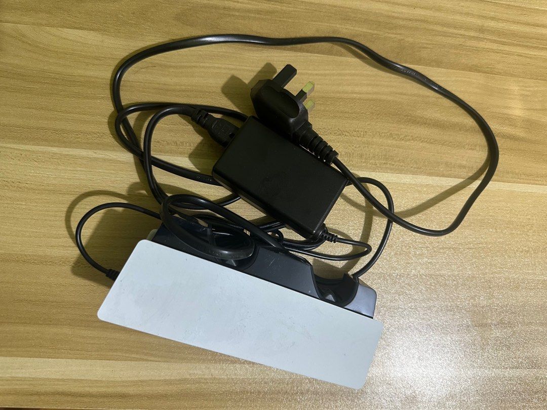 DUALSENSE CHARGING STATION PS5 (Category: PlayStation) located in Valenzuela. Submitted by prelovin_it (Listing ID 1366185721, Image 2). Description: For sale! Barely used DualSense Charging port. RFS: I don’t need it anymore Still nego if sure buyer.