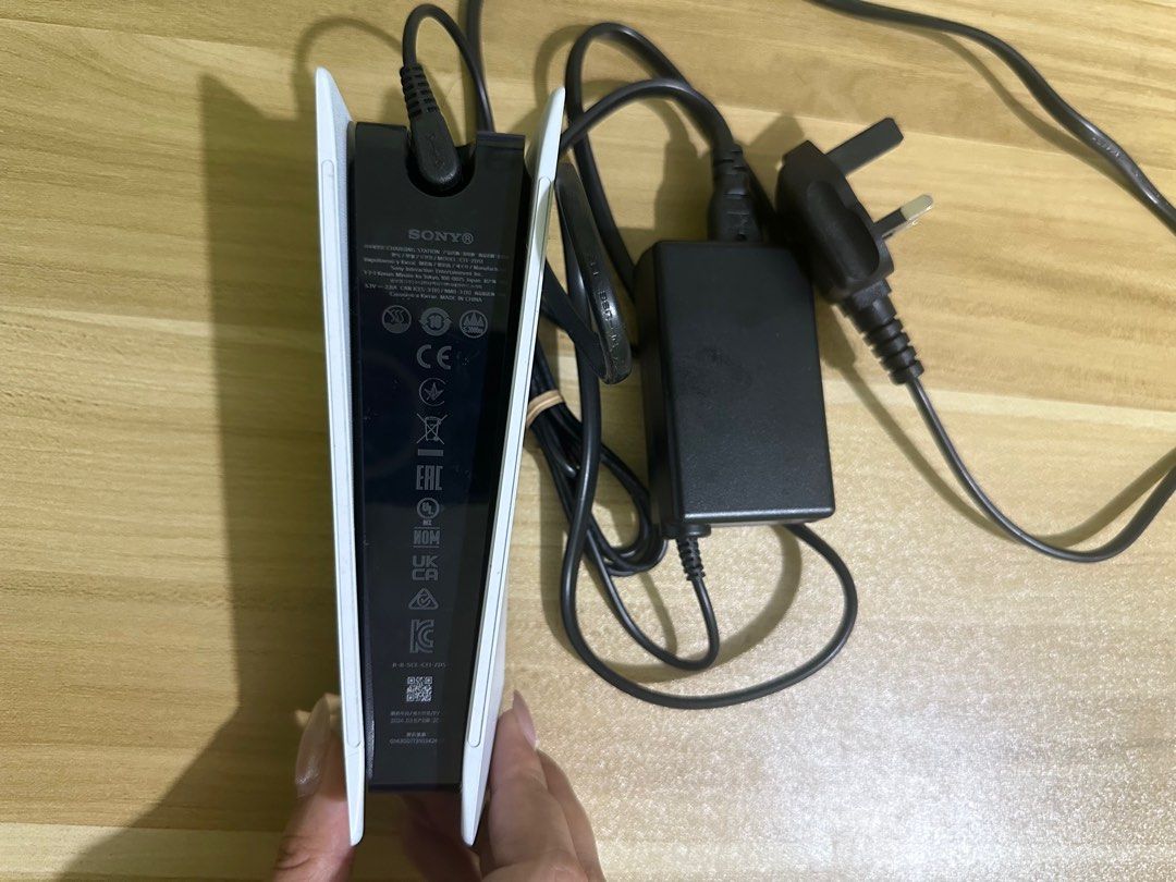 DUALSENSE CHARGING STATION PS5 (Category: PlayStation) located in Valenzuela. Submitted by prelovin_it (Listing ID 1366185721, Image 3). Description: For sale! Barely used DualSense Charging port. RFS: I don’t need it anymore Still nego if sure buyer.