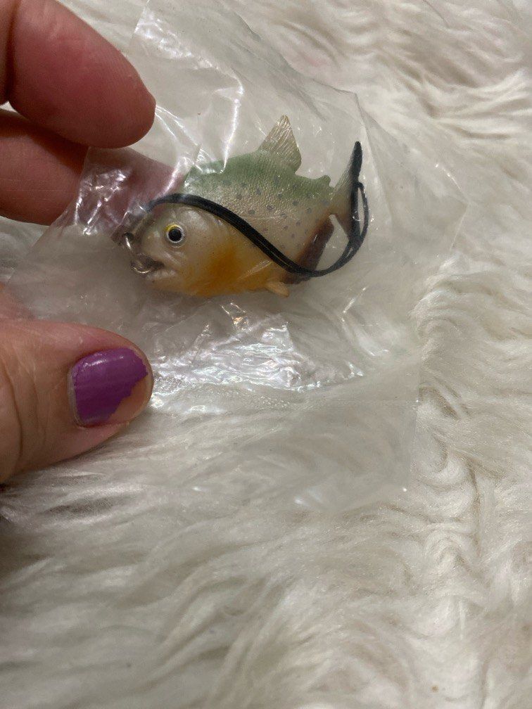 Fish piranha keychain (Category: Character Goods) located in Manila. Submitted by eileensshoponlineshop (Listing ID 1366165987, Image 3). Description: .