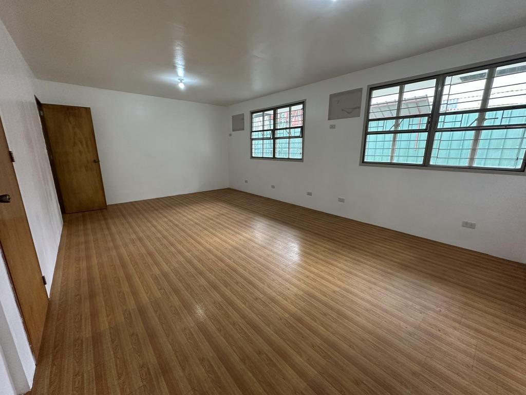(Category: ) located in . Submitted by REMAXCapital (Listing ID 1366089524, Image 1). Description: .