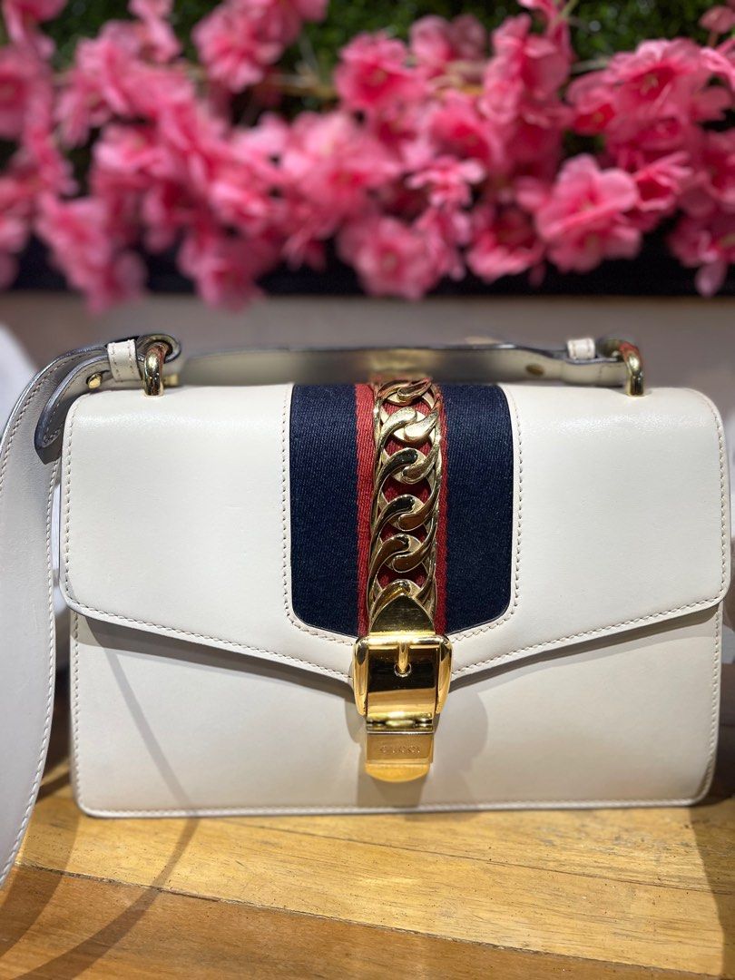 GUCCI SYLVIE (Category: Luxury Bags & Wallets) located in Taguig. Submitted by que_08 (Listing ID 1366115828, Image 3). Description: .