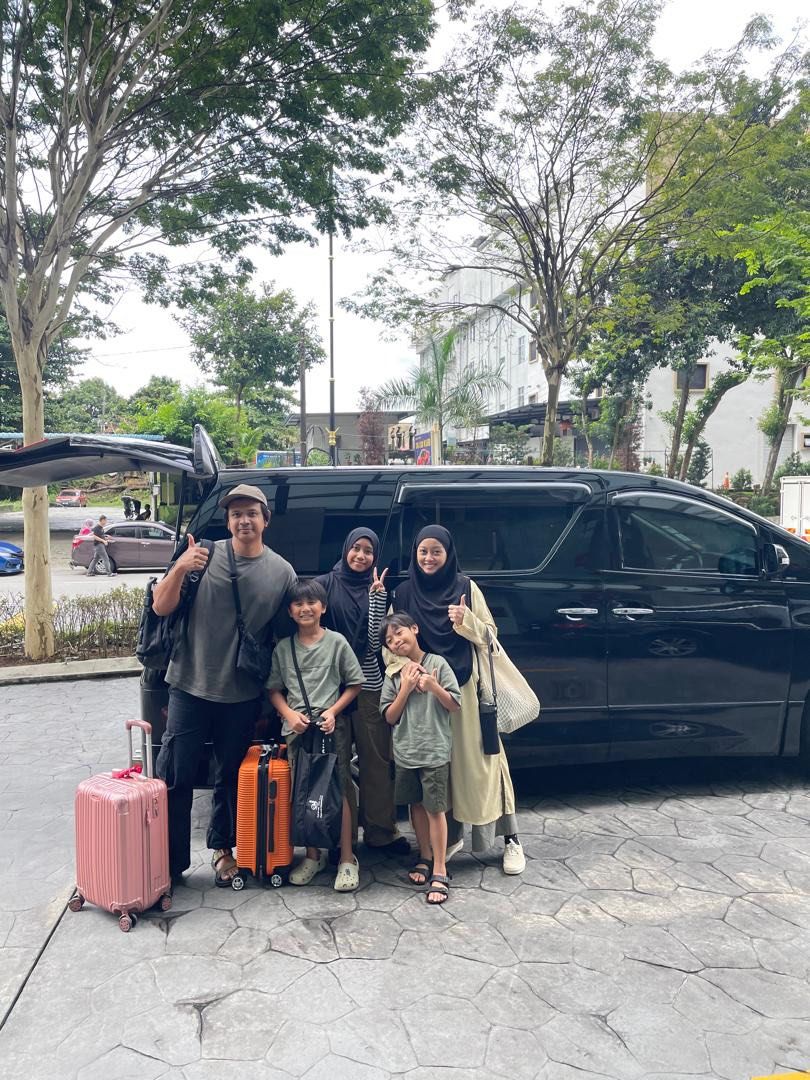 SG TO JB / CHAUFFEUR / MPV TOYOTA ALPHARD 7 SEATER / TRANSPORT TO JB / LEGOLAND /  DESARU / MALACCA / KL / TOYOTA  ALPHARD / MERSING / HOLIDAY / CAR RENTAL WITH DRIVER / GOLF / ANANTARA / ONE&ONLY62885347259137111
