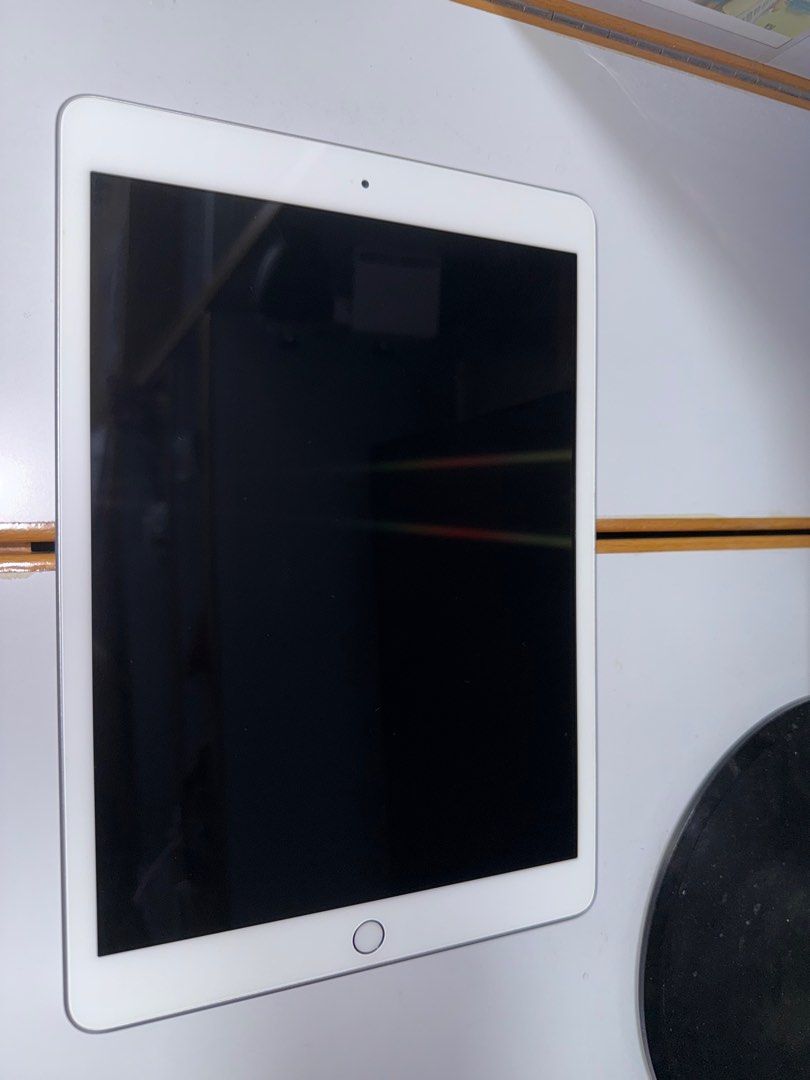 iPad 8 128GB WI-FI + Apple pencil, 手提電話, 平板電腦, 平板