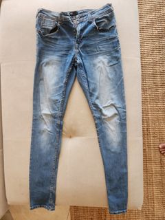 (Category: ) located in . Submitted by misslaurapreloved (Listing ID 1366114494, Image 1). Description: .