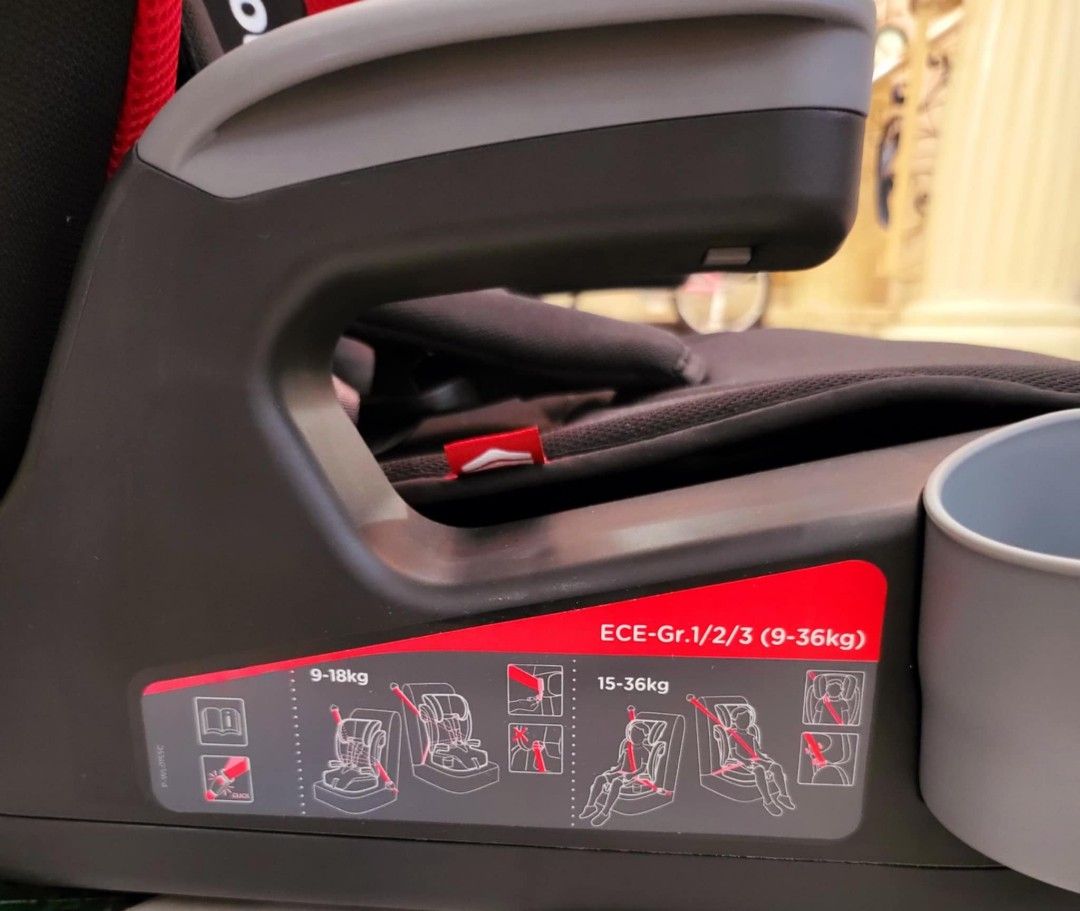 Joie car seat (Category: Car Seats) located in Las Pinas. Submitted by suzidee (Listing ID 1366016759, Image 3). Description: Joie Elevate car seat Slightly used In very good condition. Designed for children weighing 9-36kg. Key features include: Group 1/2/3 Seat: Functions as both a harnessed car seat (9-18kg) and a high-back booster (15-36kg). Safety Features: Equipped with side impact protection and full impact protection lining in the headres