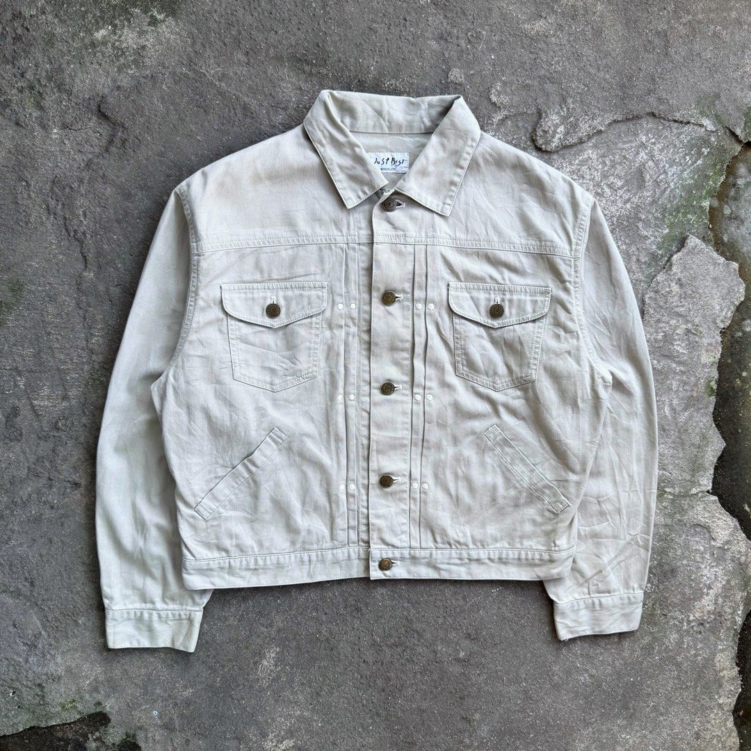 Just Bigi Japan Western Trucker Jacket (Category: Coats, Jackets and Outerwear) located in Paranaque City. Submitted by binebentakokunganotripko (Listing ID 1366162540, Image 1). Description: fits S-M Width: 22.5 Length: 22 boxy fit. cool piece! ganda neto in person i swear! In pristine condition considering its age, fav!.