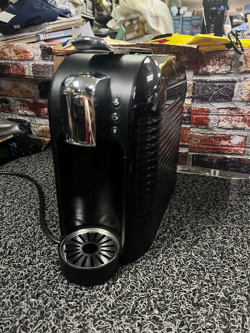 K-fee Expressi Multi-Beverage Capsule Machine (Category: Coffee Machines & Makers) located in Pasay City. Submitted by meostore (Listing ID 1366028592, Image 1). Description: Limited Edition Working Australian Brand.