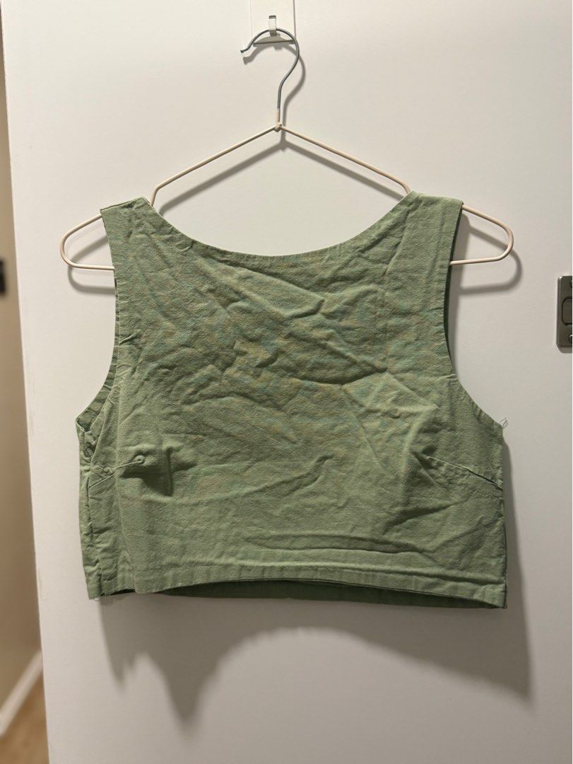 linen cropped top (Category: Others Tops) located in Paranaque City. Submitted by rymss (Listing ID 1366019452, Image 1). Description: .