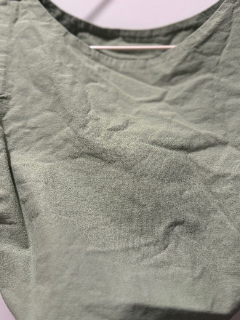 linen cropped top (Category: Others Tops) located in Paranaque City. Submitted by rymss (Listing ID 1366019452, Image 2). Description: .