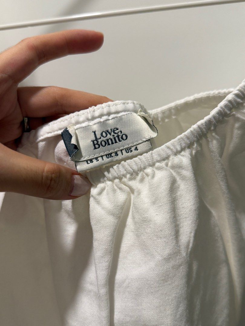 Love Bonito white cropped top (Category: Others Tops) located in Paranaque City. Submitted by rymss (Listing ID 1366018961, Image 3). Description: .